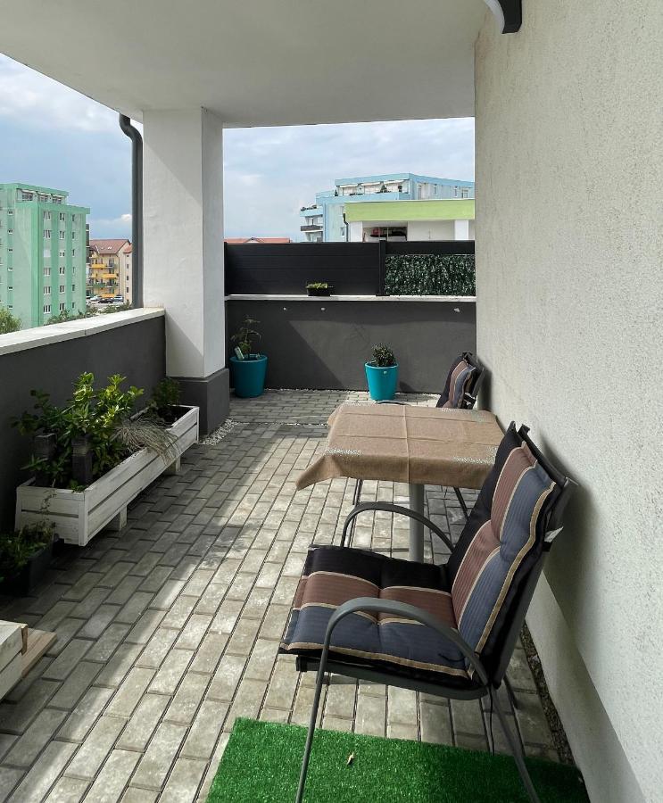 Apartmán Voyage Cubic Adults Only Sibiu Exteriér fotografie